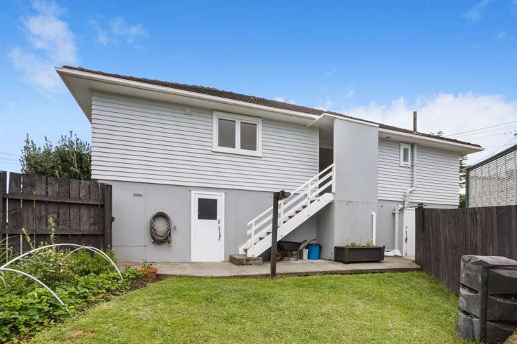 2 Quiet Street Te Atatu South_10