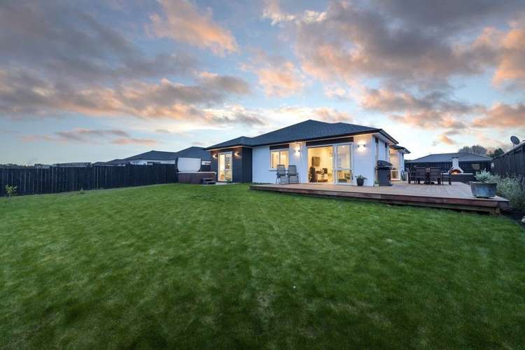 23 Jelas Drive Riverhead_19