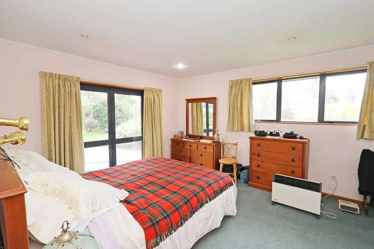 14 Danube Road Winton Surrounds_13