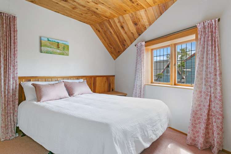 200 Mangaroa Street Tokaanu_16