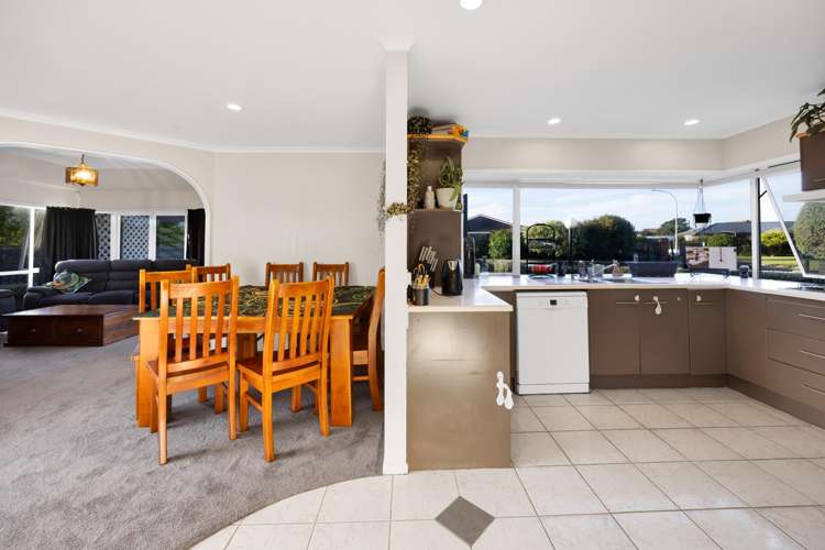 283 Glover Road Hawera_19