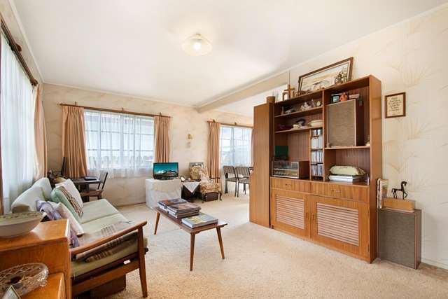 1/215 Waitemata Drive Ranui_1