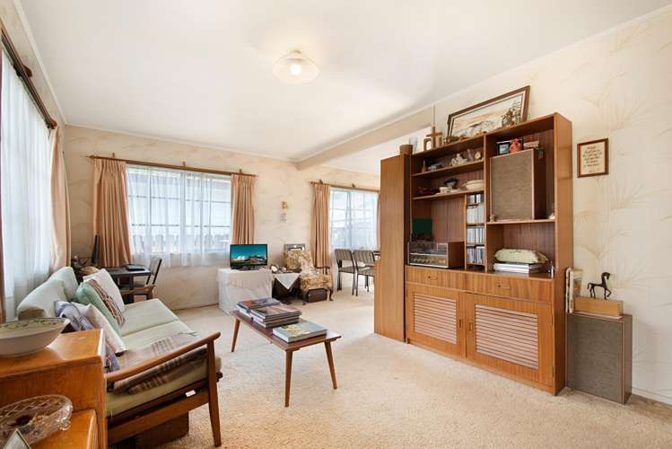 1/215 Waitemata Drive Ranui_1