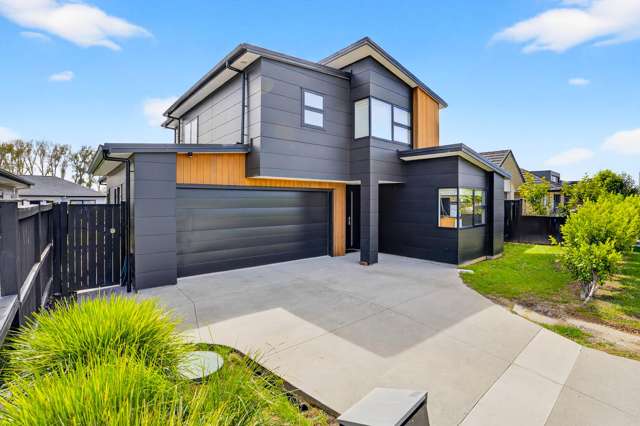 Stylish Family Living - Steps to the School