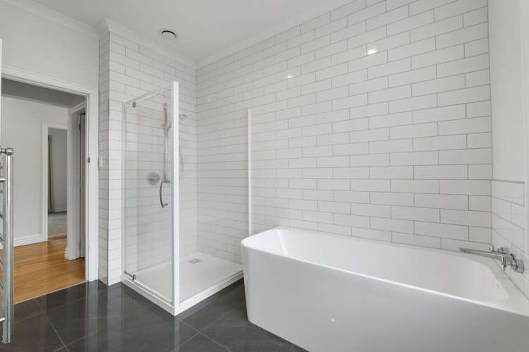 54 Waiwaka Terrace Strandon_12