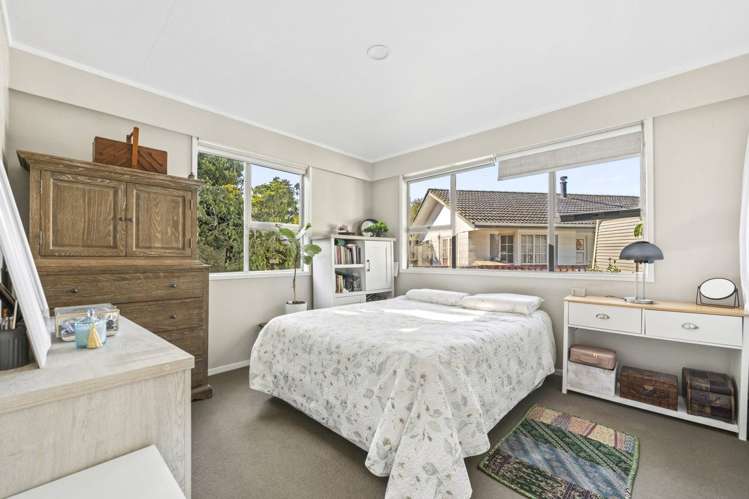 13 Helleur Road Massey_8