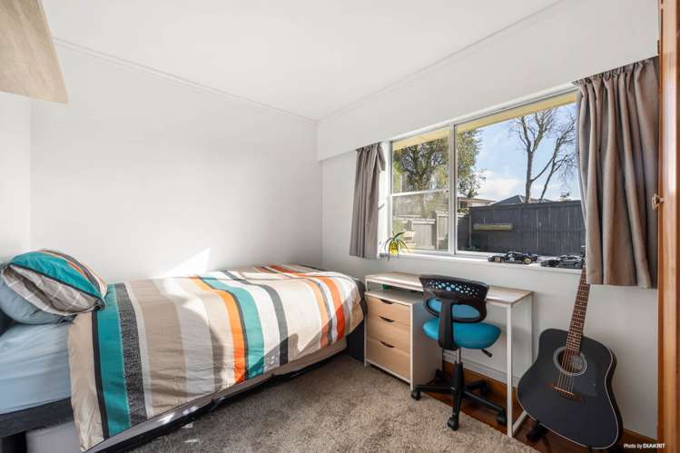 68 Bradbury Road Botany Downs_17