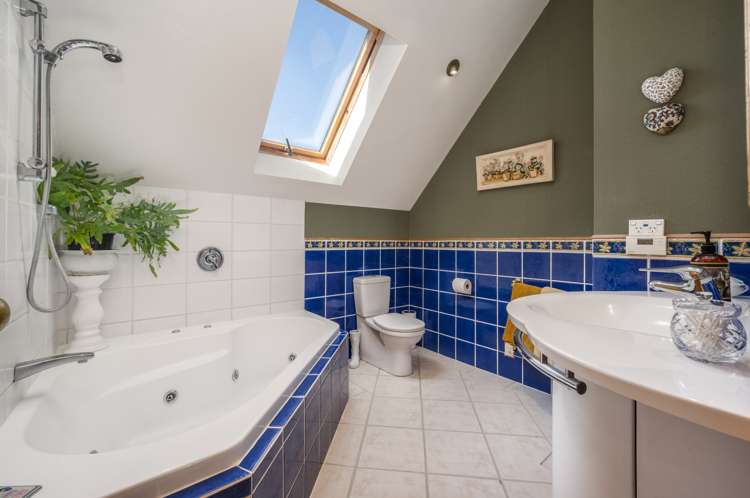 36 Oakwood Grove Eastern Beach_23