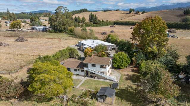 Country Living! 2 Homes, 7 Hectares, Workshop