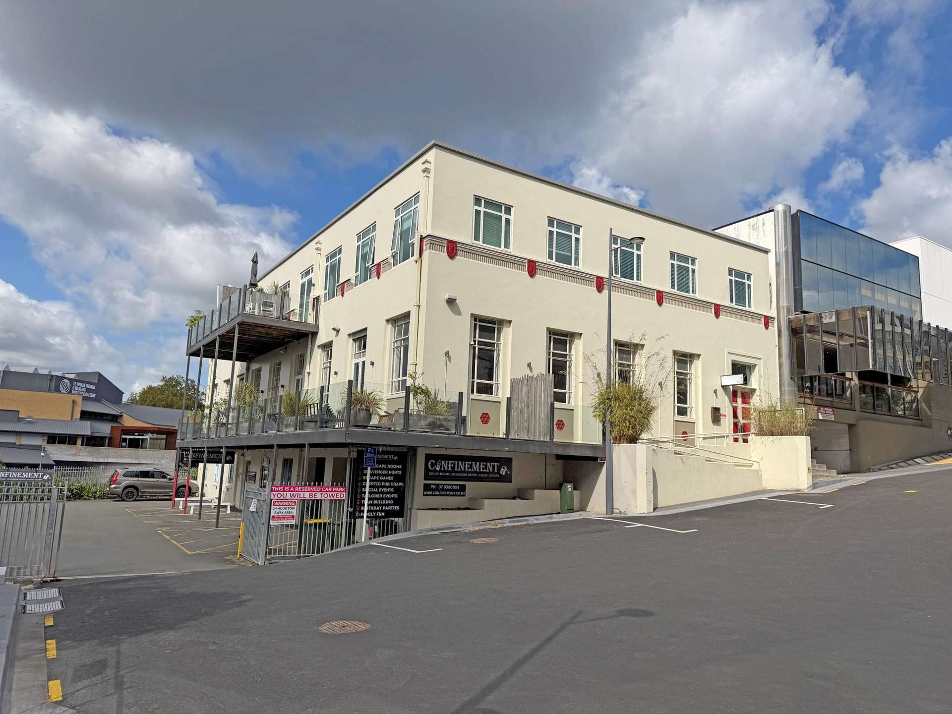 6 Sapper Moore-Jones Place Hamilton Central_0