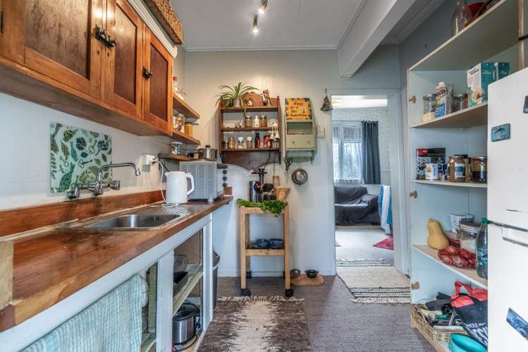 11 High Street East_5