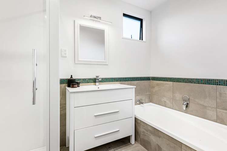 100 Beach Road Castor Bay_12