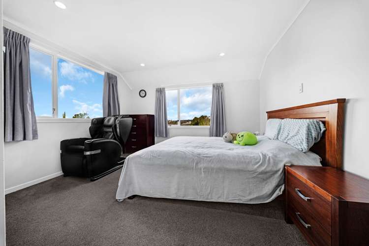 11 Tirimoana Road Te Atatu South_40