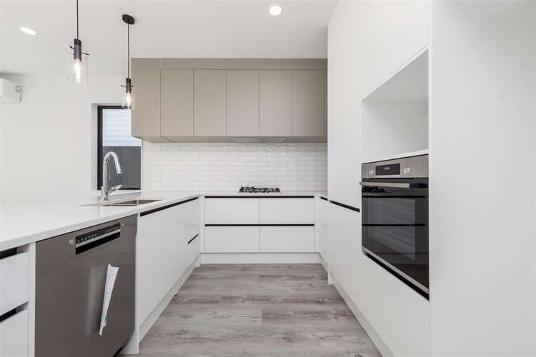 8 Paparahi Place Wainui_20