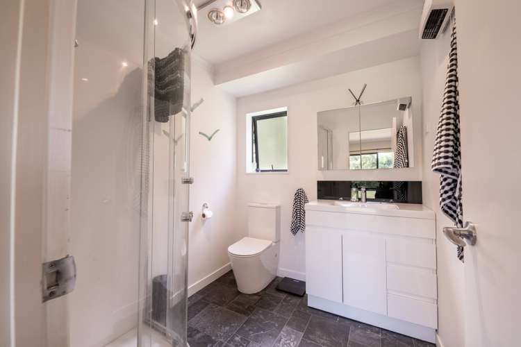 30 Matua Grove Otatara_13