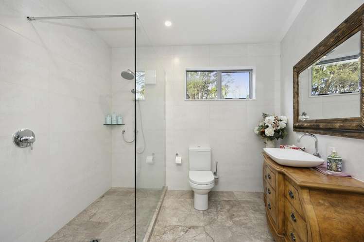 149K Glengarry Road Glen Eden_32