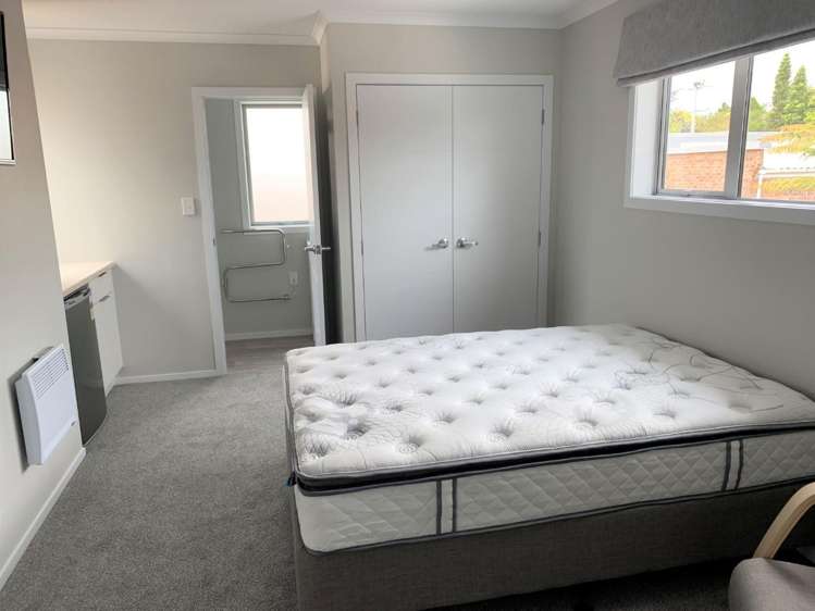  3/11 Knighton Road Hillcrest_3