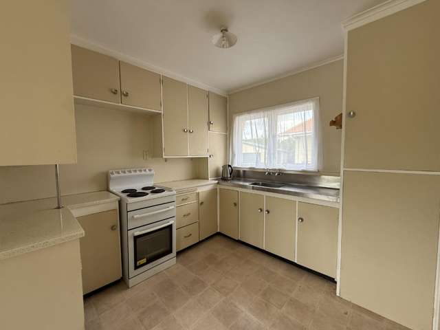 61 Huia Road 10695_2