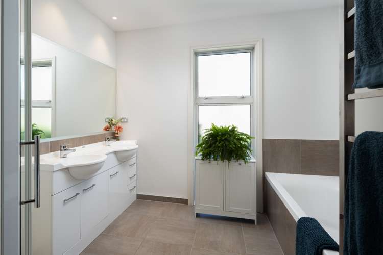 486 Delta Lake Heights Renwick_21