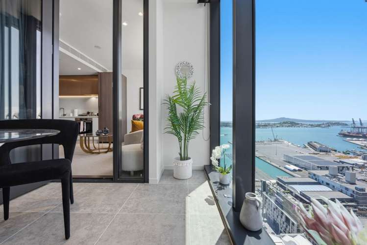 3404/10 Commerce Street City Centre_11