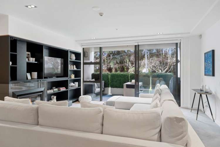 302/28 Balfour Road_5