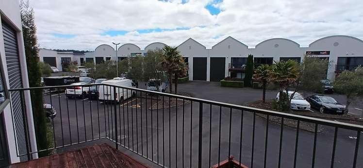 22/10 Airborne Road Albany_14