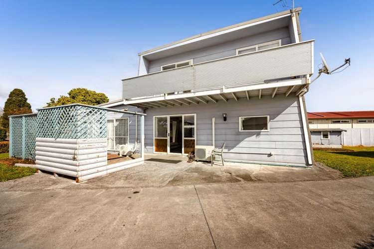 1 County Drive Hawera_11