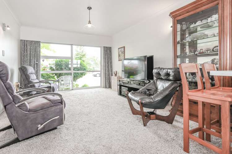 2/90 Napier Road Havelock North_5