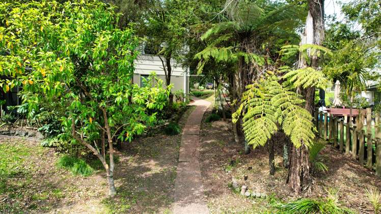 9 Onedin Place Titirangi_18