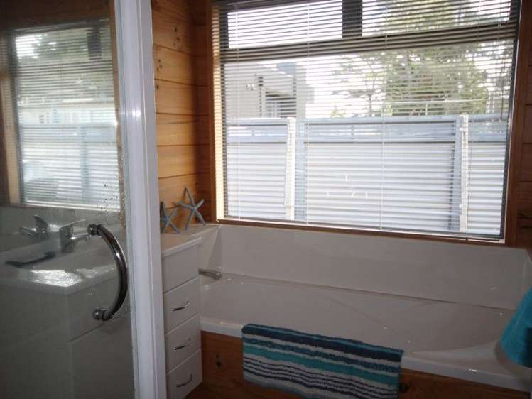 35 Oceanair Drive Pauanui_13