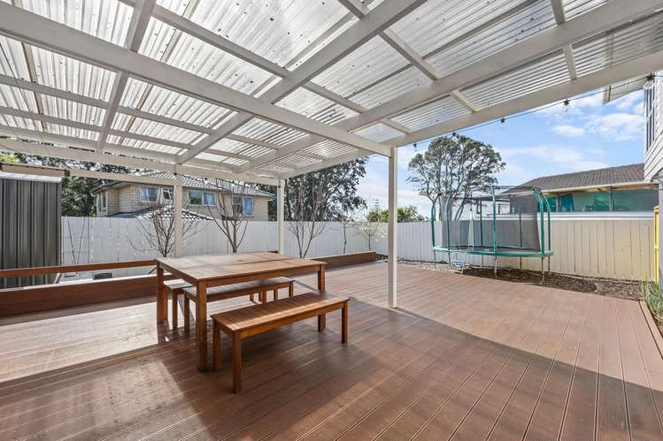 22 Royal Road Massey_20