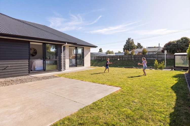 11 Tarata Place Owhata_10