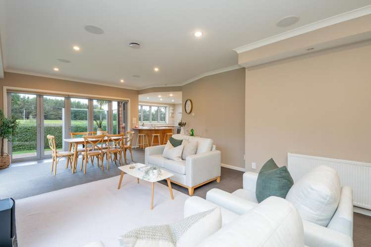 62 Glenroy Park Drive Waikiwi_8