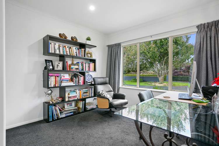 184 The Oaks Drive Leamington_13