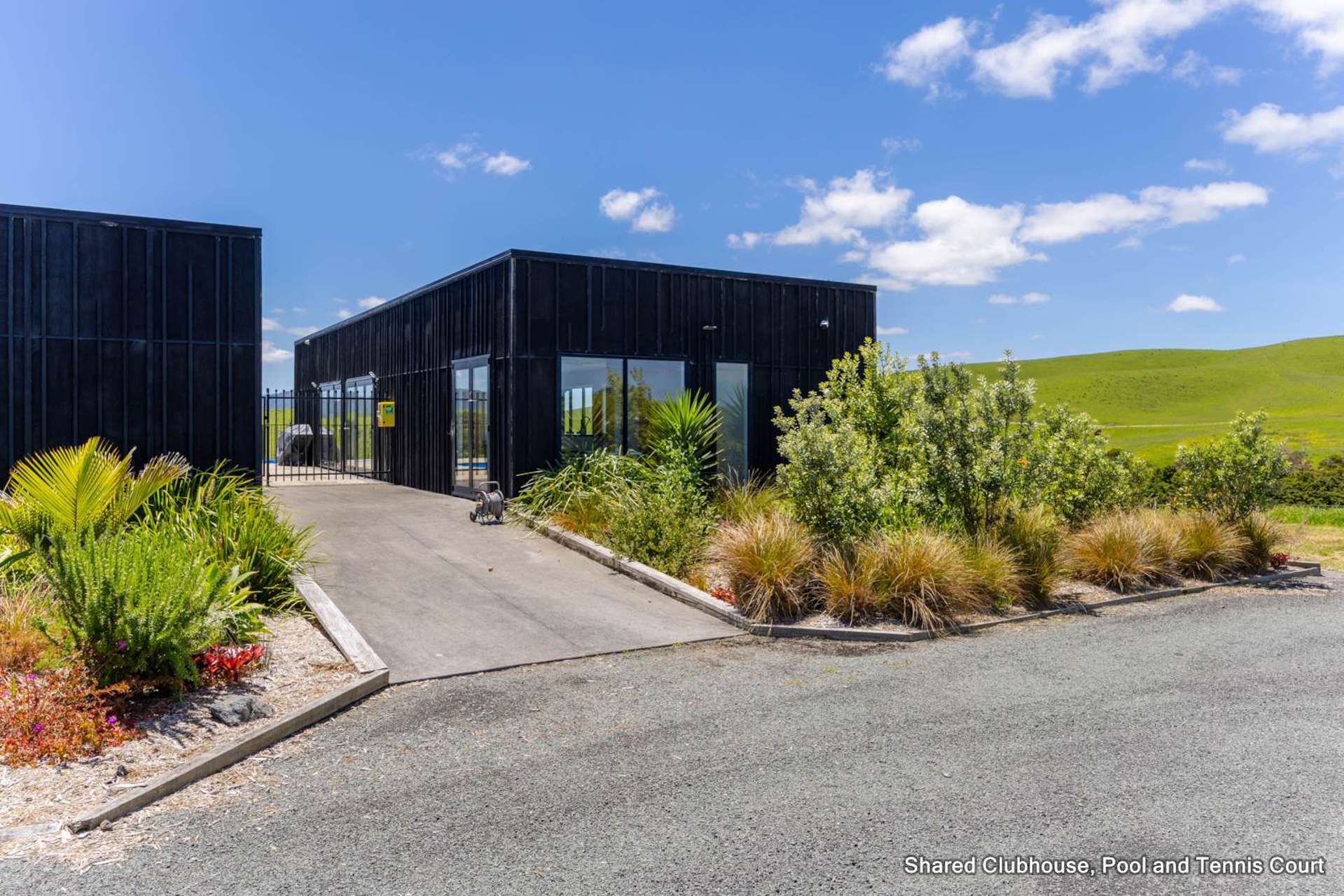 2 Pinetree Close Kaiwaka_0