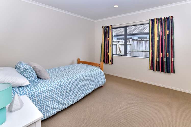 5 Belfry Place Wattle Downs_18