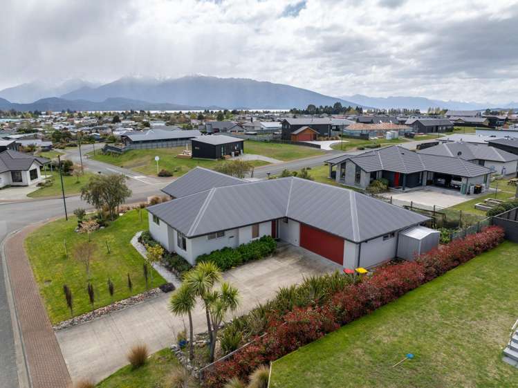 22 Burnby Drive Te Anau_24