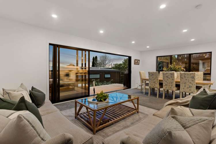 1/12 Surville Place Mairangi Bay_12