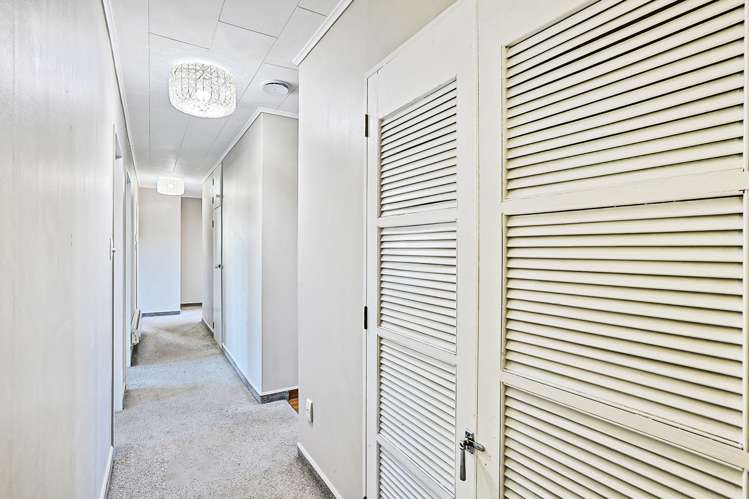 10 Harpham Street Taradale_16