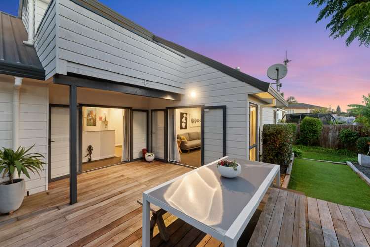 2/8 Phillip Parade Forrest Hill_1