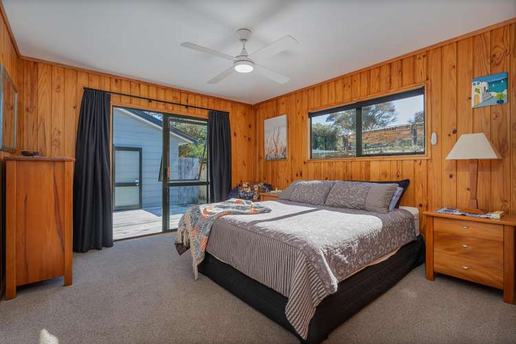 106 Fernhill Rise Matarangi_11