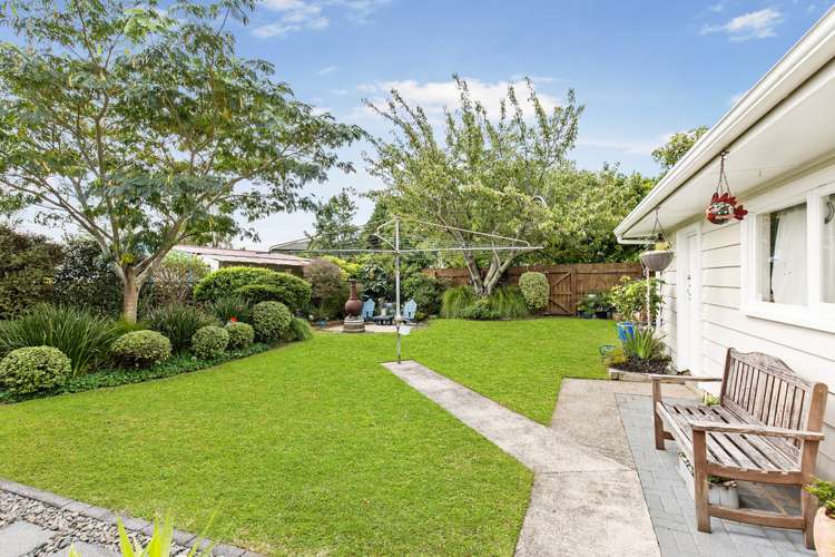 11 Koru Street Mangere Bridge_22