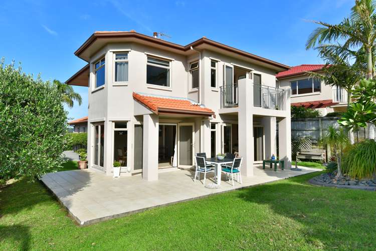 8/126 Whangaparaoa Road Red Beach_0