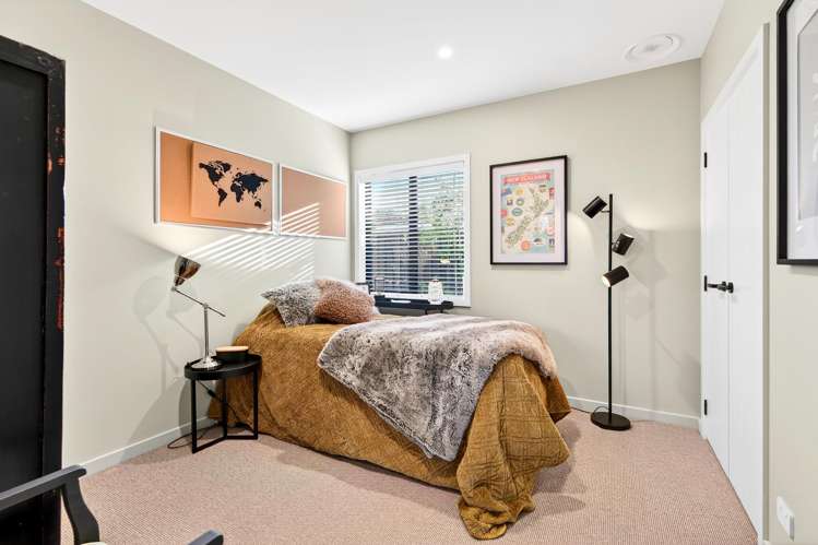 12 Airstrip Ridge Parkvale_18