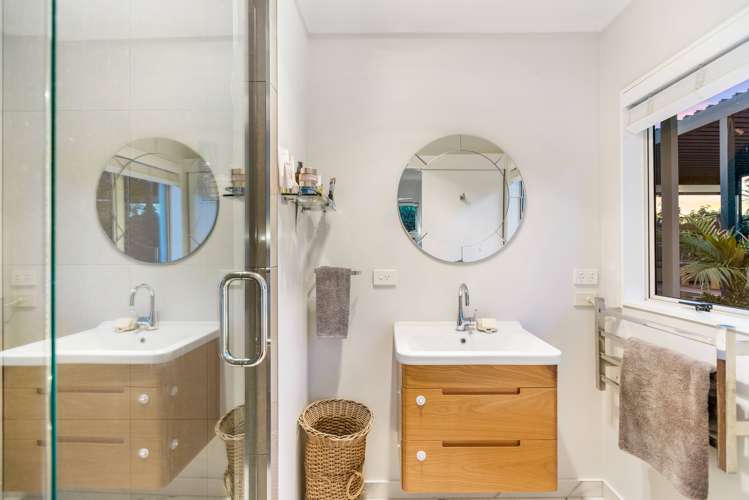 25 Esther Place Red Beach_22