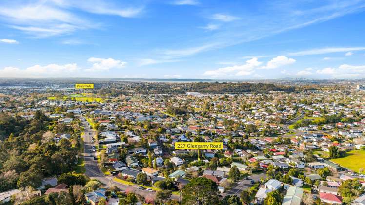 227 Glengarry Road Glen Eden_29