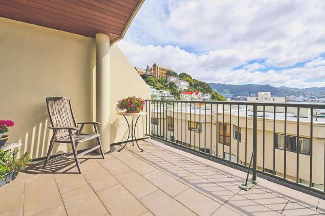 12/22 Oriental Terrace Oriental Bay_1