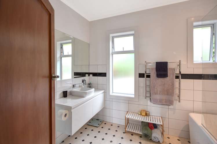 125 Forfar Street Clyde Hill_13