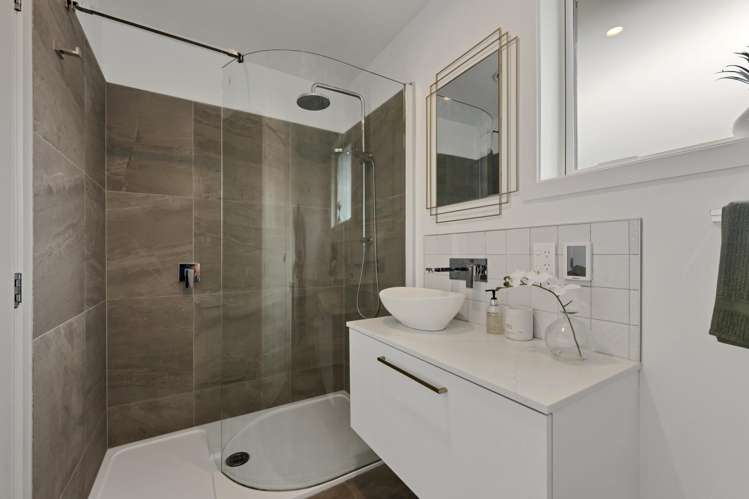 2/6 Timbertop Lane Saint Martins_9