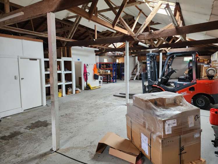 Whole Building/10 Tararua Street Trentham_3